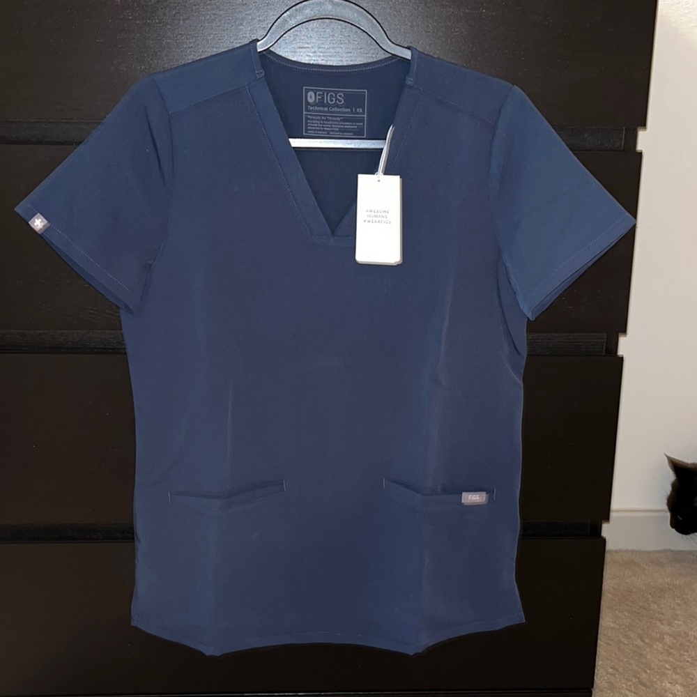 FIGS DARK HARBOR scrub top